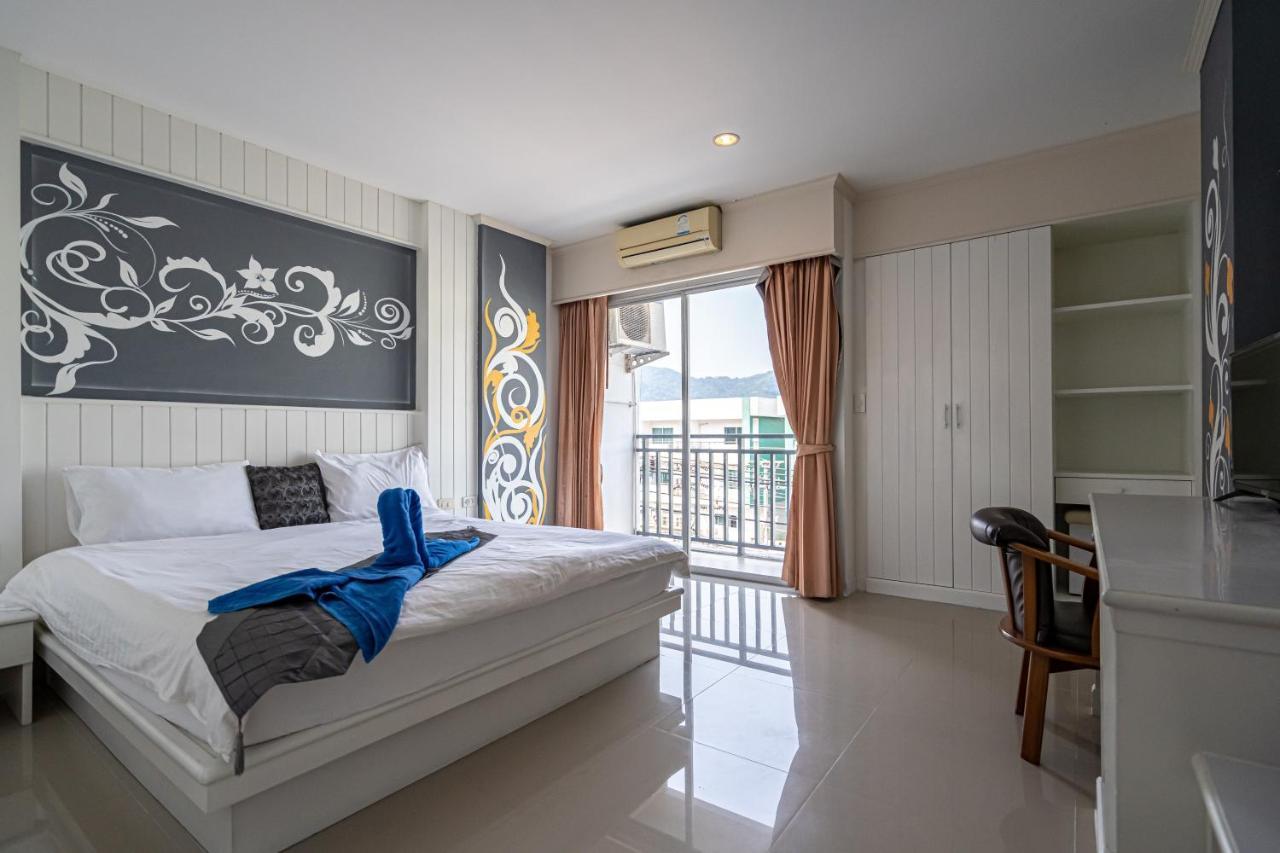 Santi White House Patong Hotell Exteriör bild