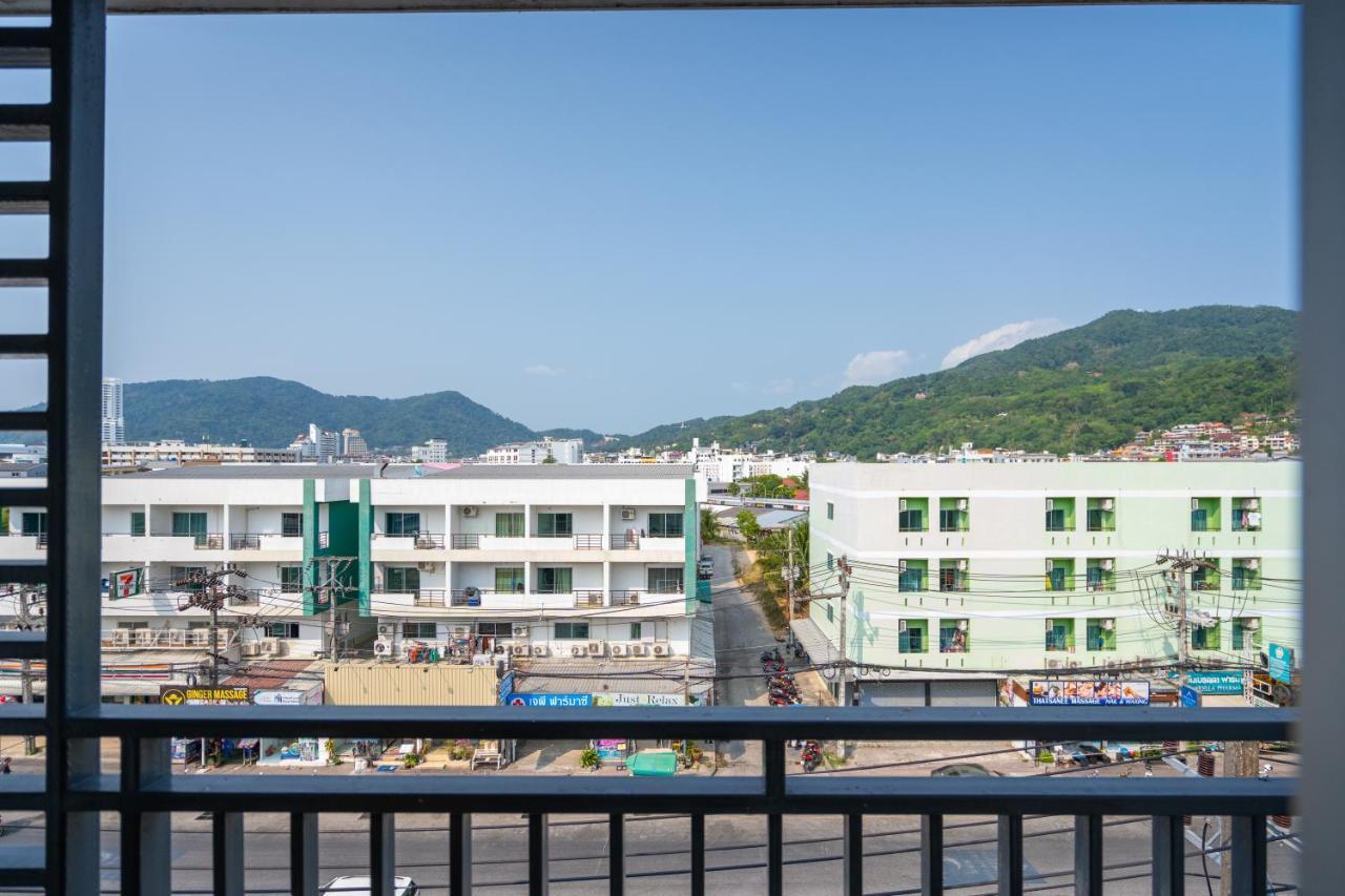 Santi White House Patong Hotell Exteriör bild