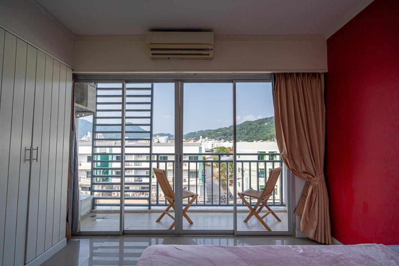 Santi White House Patong Hotell Exteriör bild