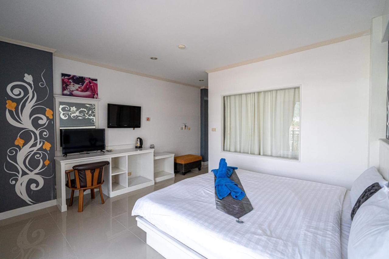Santi White House Patong Hotell Exteriör bild