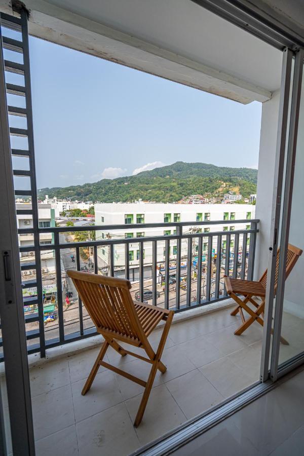 Santi White House Patong Hotell Exteriör bild