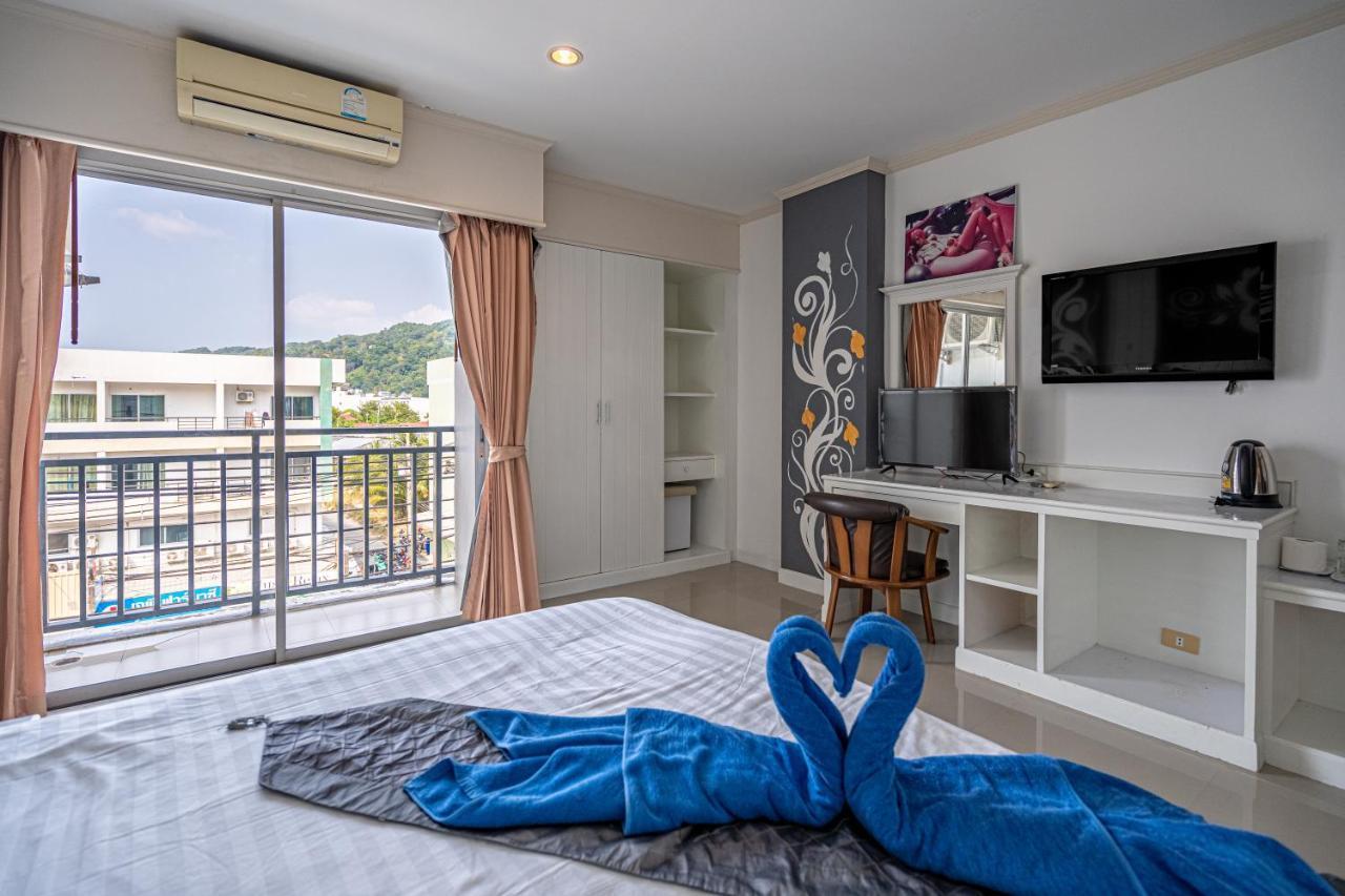 Santi White House Patong Hotell Exteriör bild