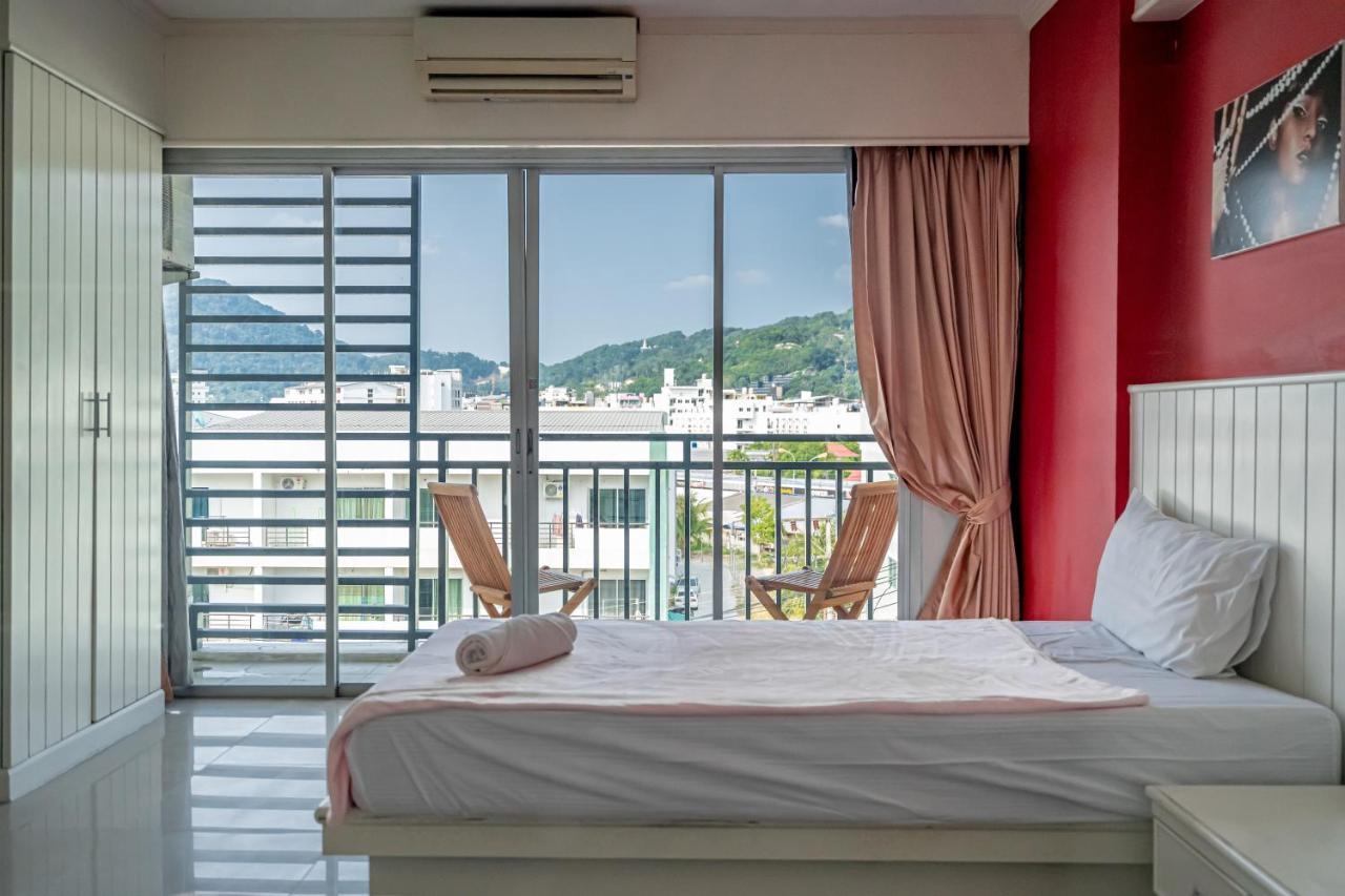 Santi White House Patong Hotell Exteriör bild