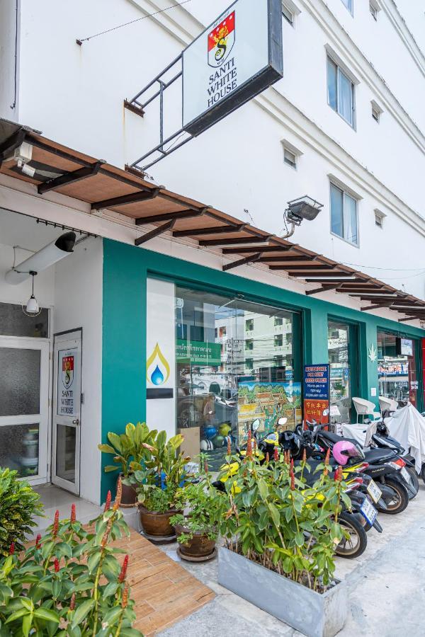 Santi White House Patong Hotell Exteriör bild